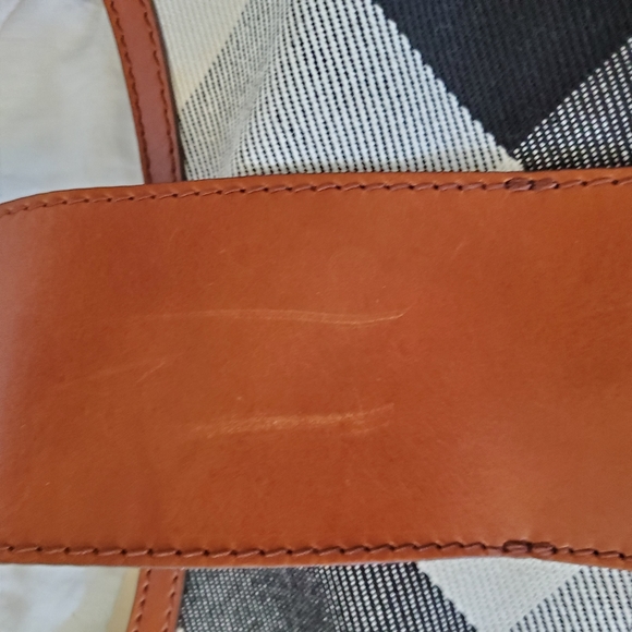 New Burberry bag - Picture 9 of 14